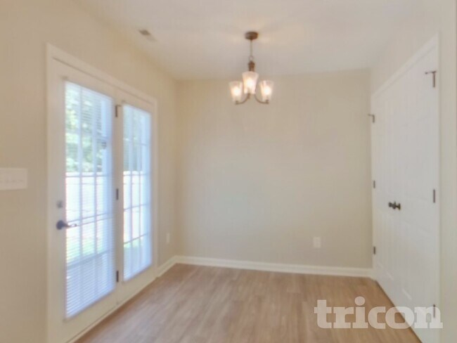 Foto del edificio - 5424 Henderson Oaks Dr