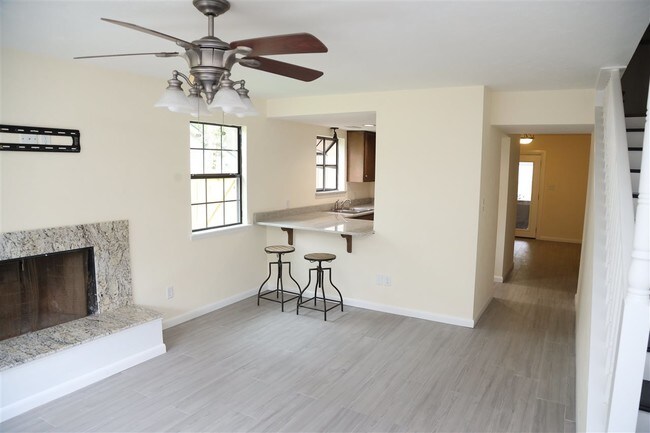 Foto del edificio - 568 Teal Ln