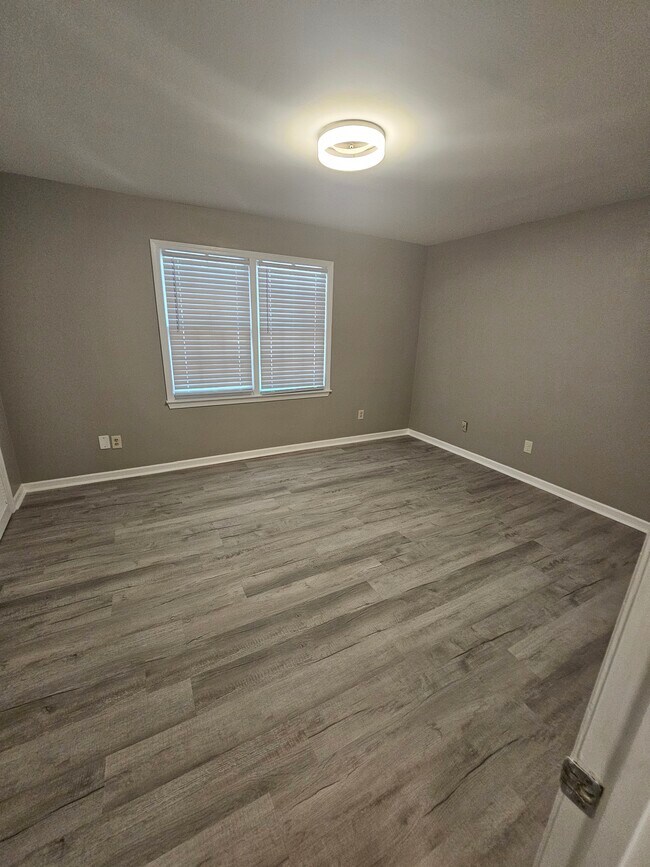 Bedroom - 732 Coventry Ln