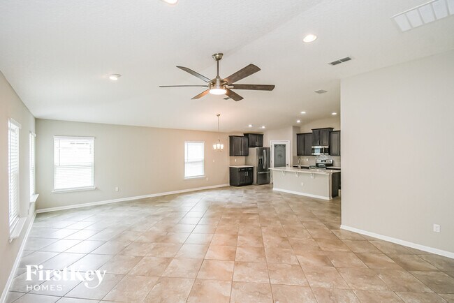 Building Photo - 12377 Itani Wy
