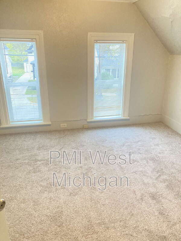 Foto del edificio - 826 Arianna St NW