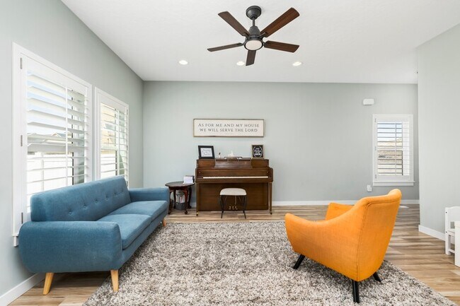 Foto del edificio - 4438 E Hurstbourne Dr