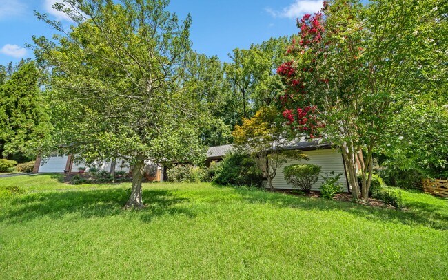 Building Photo - A Nature Lover's Dream Home!
