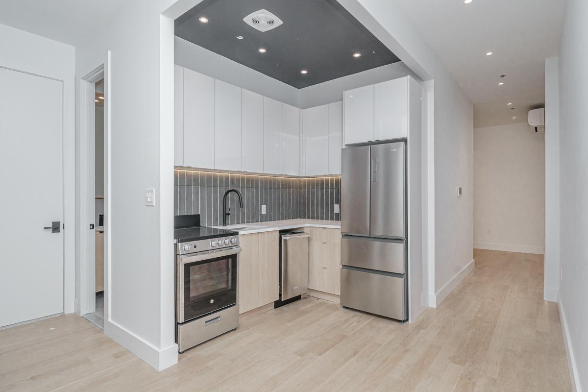 Foto principal - 987 Bedford Ave