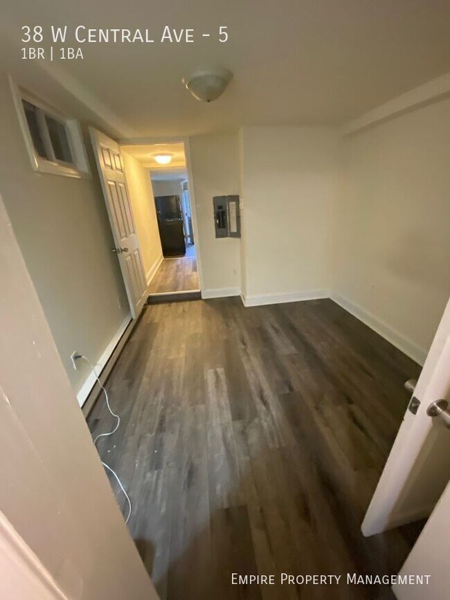 Foto del edificio - 38 W Central Ave