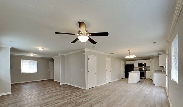 Building Photo - 6 Selsey Ct