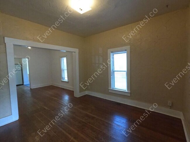 Building Photo - 408 Edwards St