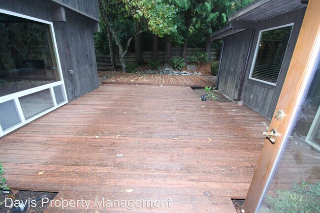 Building Photo - 3 br, 2 bath House - 10402 SE 29th ST