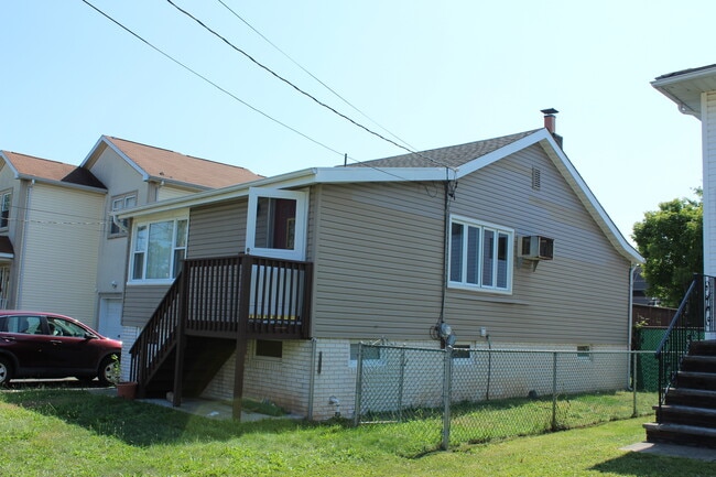 Building Photo - 29 Trieste St