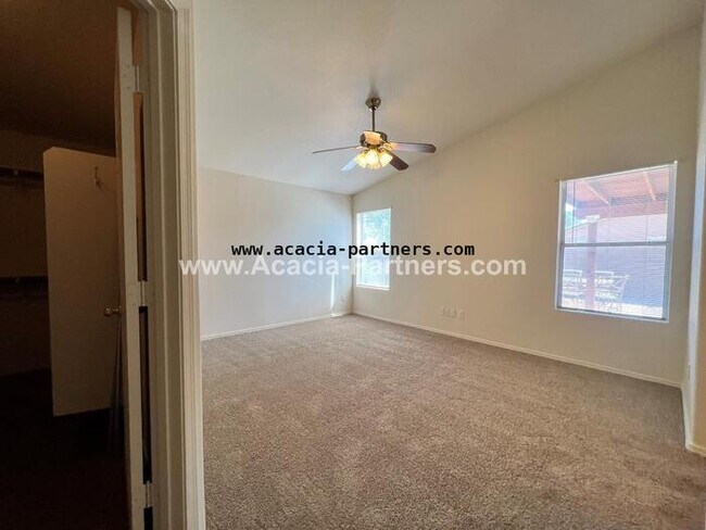 Building Photo - Beautiful Home