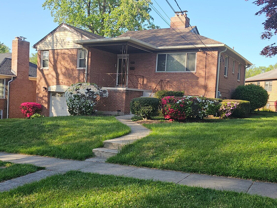 Primary Photo - 9503 Hale Pl