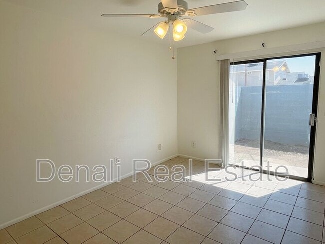Building Photo - 2061 S Apache Dr