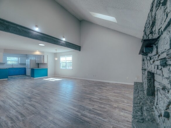 Foto del edificio - 6712 E 79th St