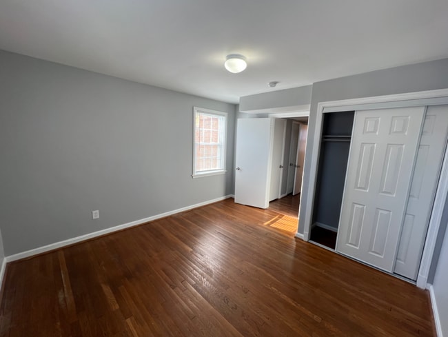 Building Photo - 2008 Fort Davis St SE