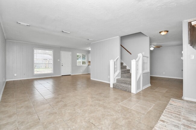 Building Photo - 24118 Spring Gum Dr