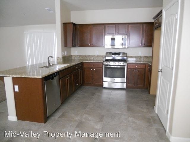 Building Photo - 4 br, 3 bath House - 2300 Tahoe Avenue