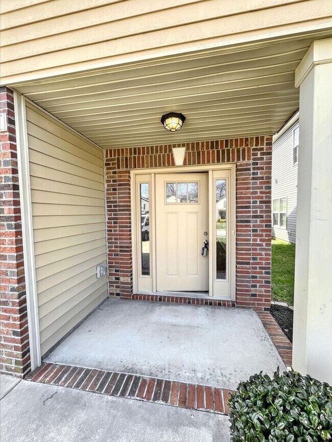 Building Photo - Beautiful 3-Bedroom Home with Modern Comfo...