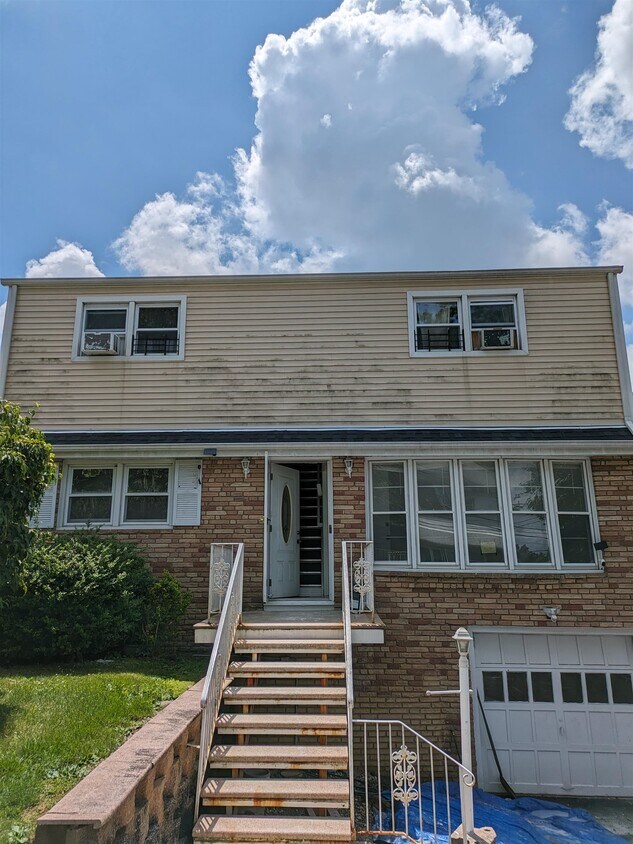 Primary Photo - 89 Rose Pl