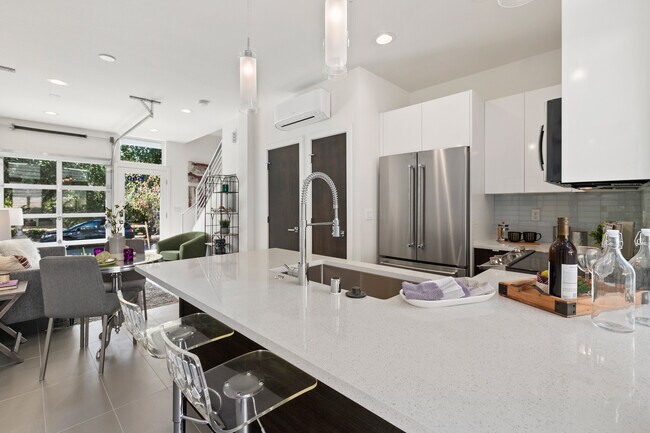 Foto del edificio - 1554 NW 60th St