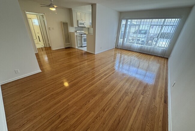 Foto del edificio - 11662 Sunset Blvd