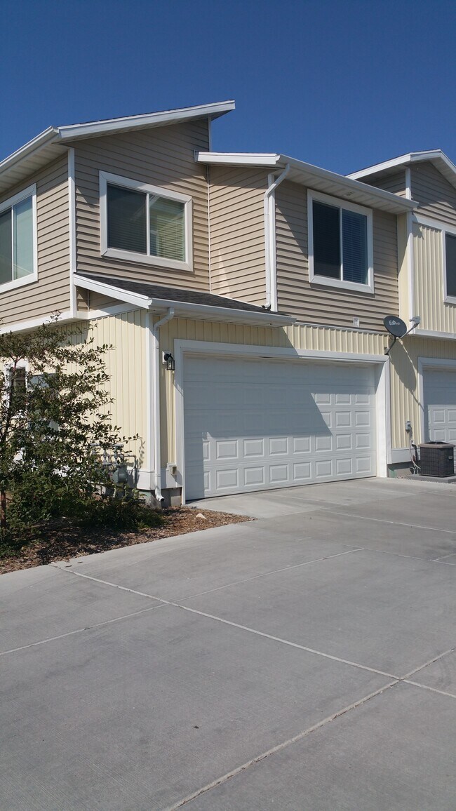 1258 W 2445 S, Nibley, UT 84321 Townhome Rentals in Nibley UT