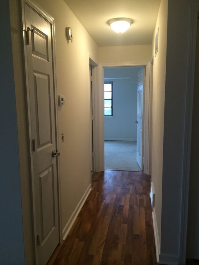 Building Photo - Spacious Stoughton two-bedroom apartment homes plus den