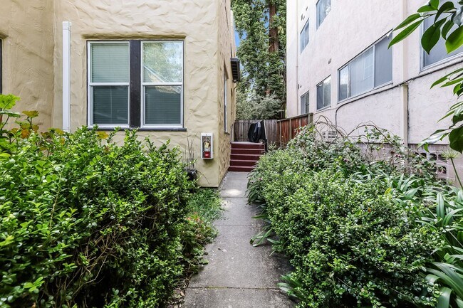 Foto del edificio - Beautifully Renovated Berkeley Unit!