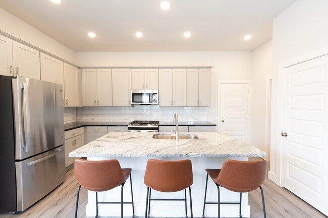 Building Photo - 613 Poppy Mallow Ln