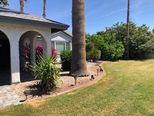 Building Photo - A GREAT REMODELED LIKE NEW HOME ON THE GOL...