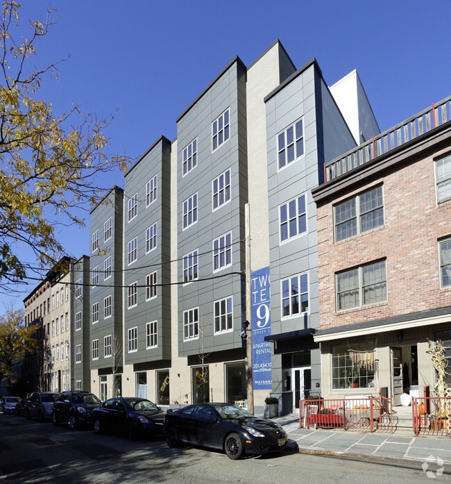 Two Ten 9th Street Apartments Jersey City, NJ Two Ten 9th Street Apartments Jersey City, NJ