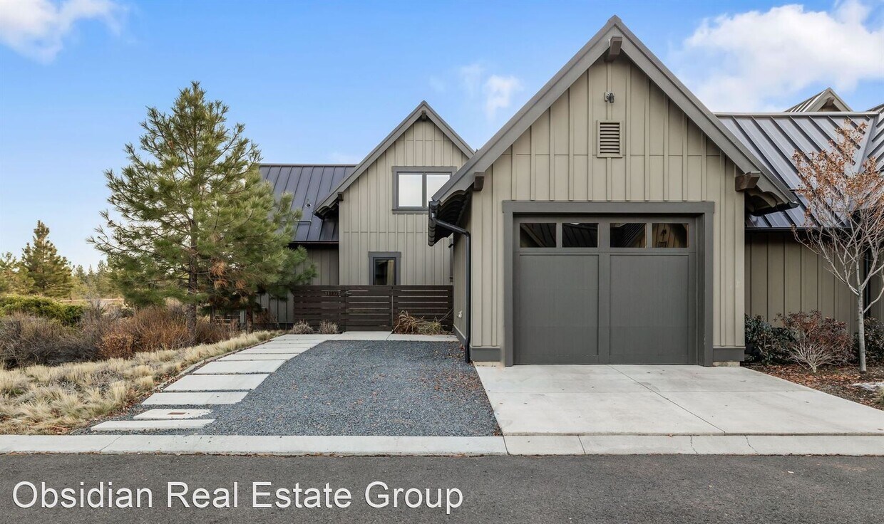 2 br, 2.5 bath House 19379 Blue Bucket Ln House Rental in Bend, OR