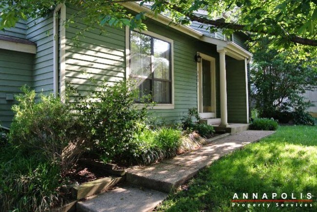 Building Photo - 913 langdon court