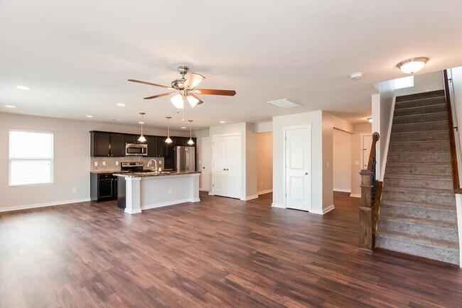 Building Photo - 7140 Pitzer Dr
