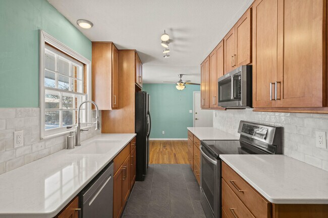 Foto del edificio - 2218 Bluff Blvd
