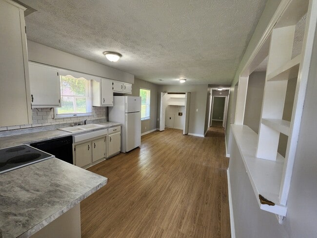 Building Photo - 109 Eagle Dr