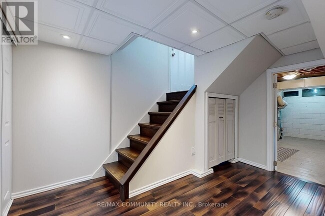 Building Photo - 143 Hiscock Blvd