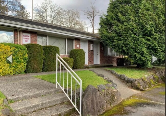 Building Photo - Fantastic quiet location