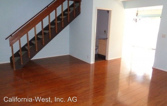 Building Photo - 2 br, 1.5 bath House - 1157 CLEVENGER