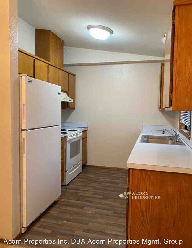 Foto del edificio - 3 br, 1 bath House - 386 NE Ernst St