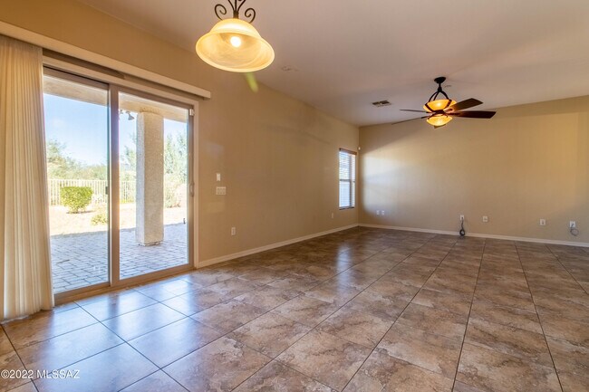 Foto del edificio - 14324 South Via Trujal