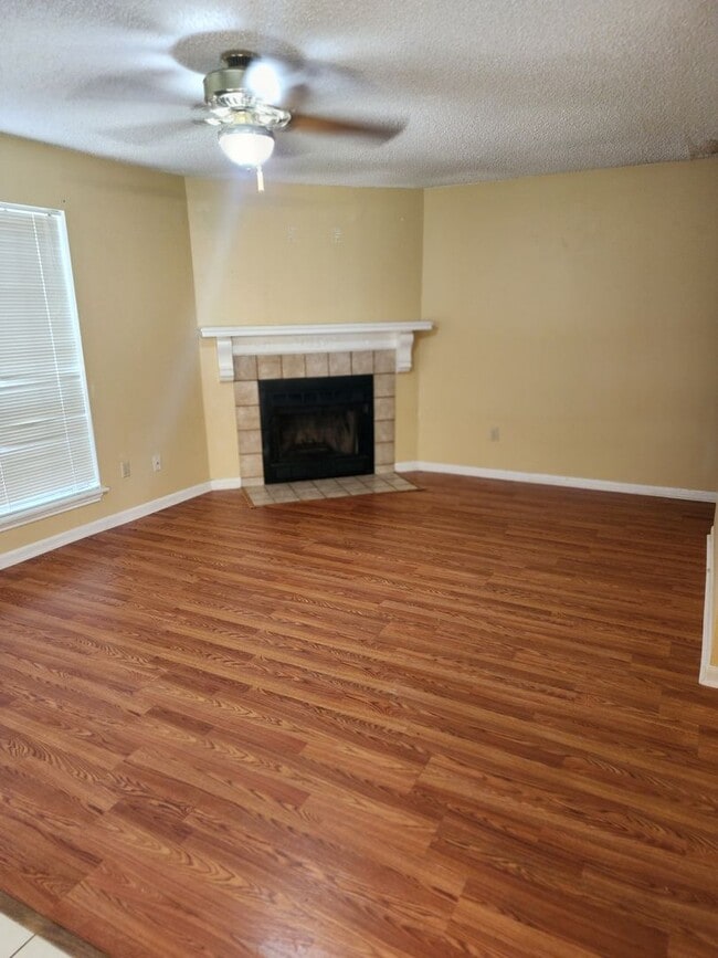 Building Photo - 224 Bracewell Dr