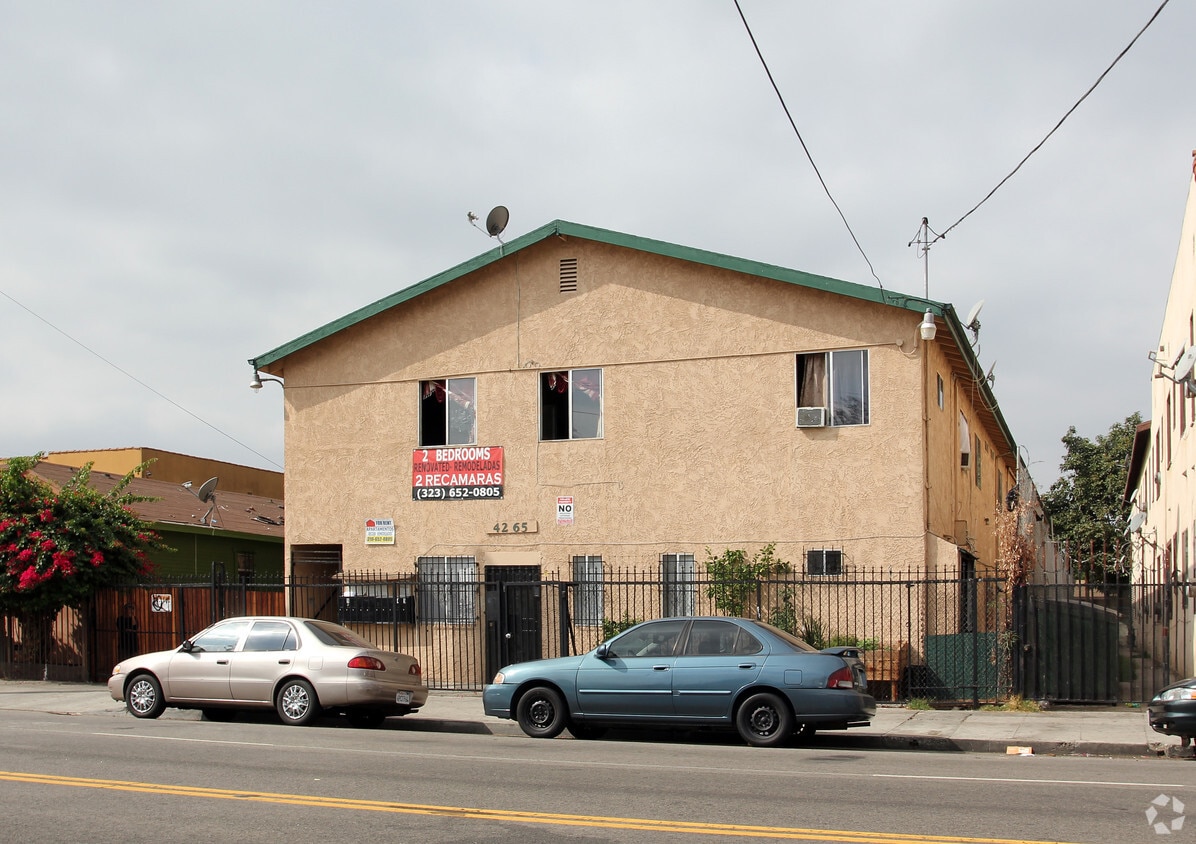 Building Photo - 4265 S Hoover St
