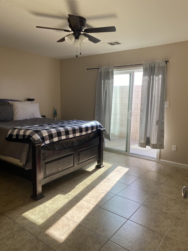 Foto del edificio - 8109 Libby Ct