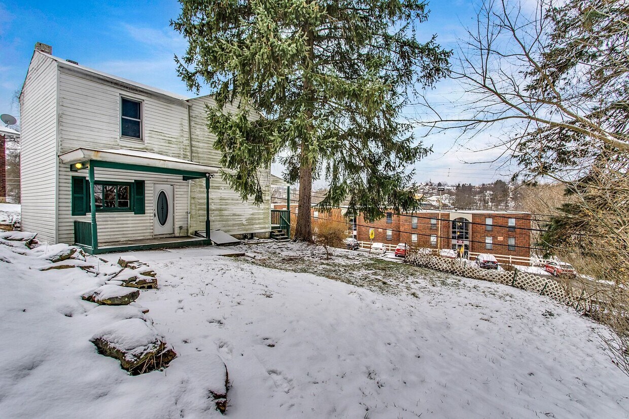 Primary Photo - North Baldwin Three Bedroom Home with Cent...