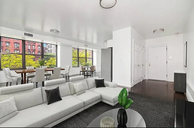 Building Photo - 64 Delancey St