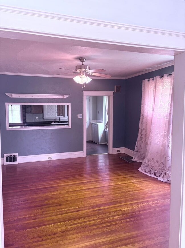 Building Photo - Charming 2-Bedroom Home for Rent in York C...