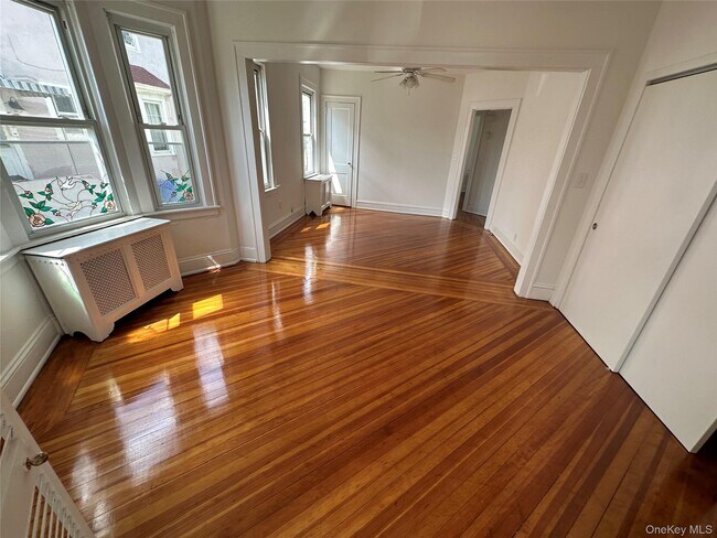 Foto del edificio - 527 W Beech St