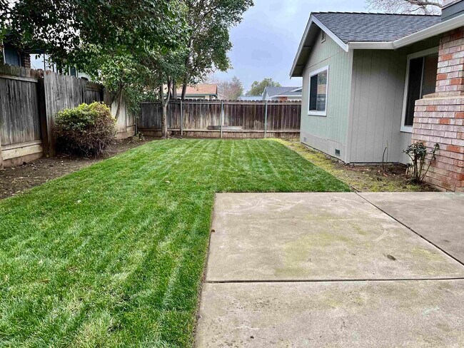 Foto del edificio - 519 Nottingham Dr