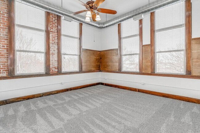 Building Photo - 249 N Athenian Ave