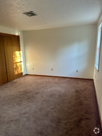Building Photo - 45 Fox Meadow Rd